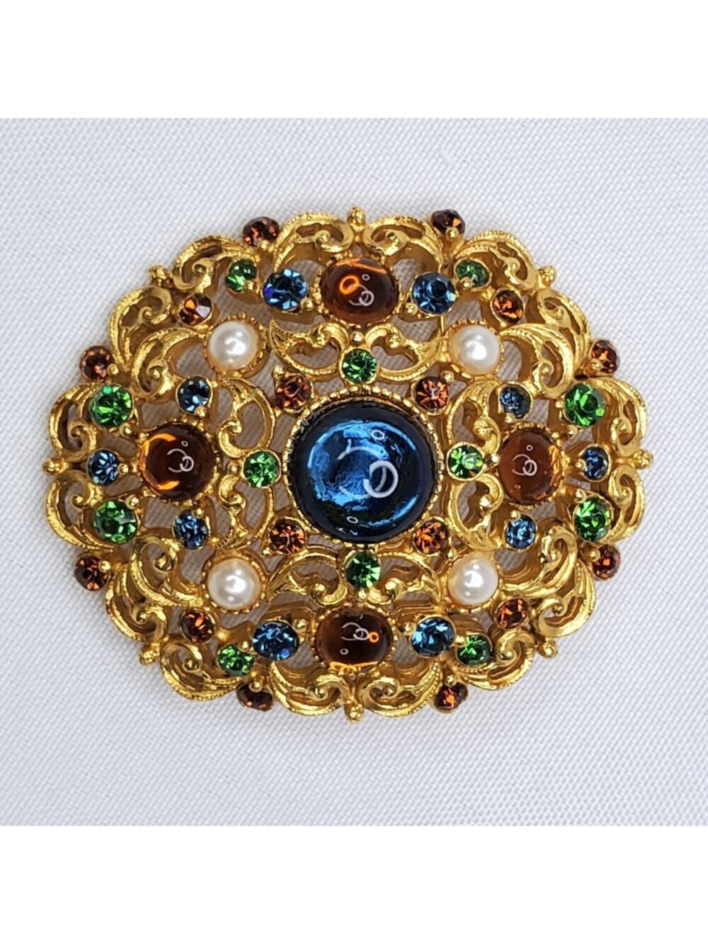 Vintage Weiss Signed Gold Tone Filigree Rhinestone Brooch Pin Ornate Domed 2.5"